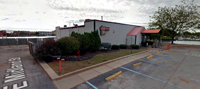 Hooter's